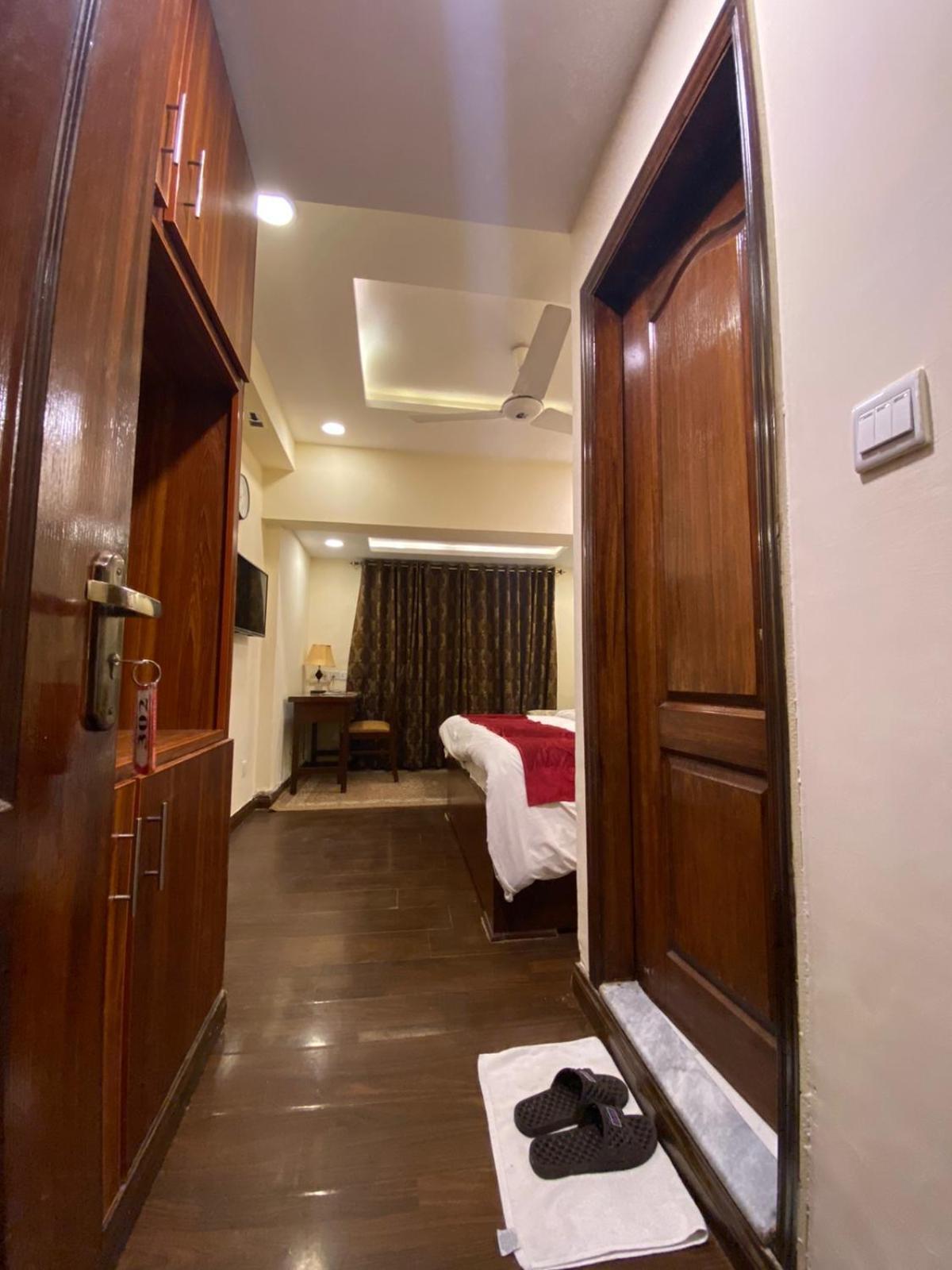 Diplomat Hotel Islamabad Exterior photo